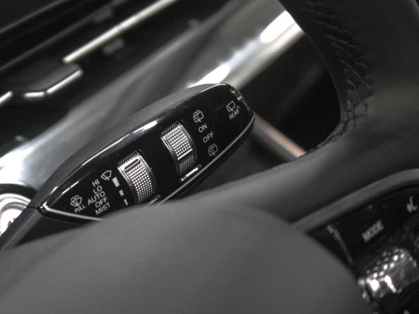 Omoda C5 I с пробегом 2023 года, цена 1 950 000 рублей, 35111 км, внедорожник, Автокод Объявления