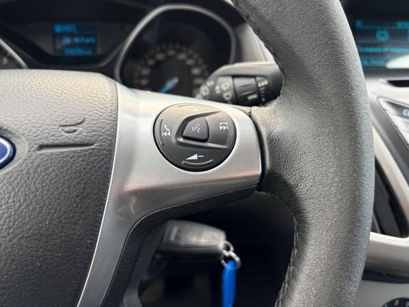Ford Focus III с пробегом 2015 года, цена 635 000 рублей, 208000 км, хэтчбек, Автокод Объявления