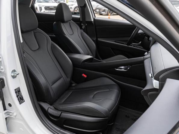 Hyundai Elantra VII (CN7) Рестайлинг с пробегом 2024 года, цена 2 220 000 рублей, 24650 км, седан, Автокод Объявления