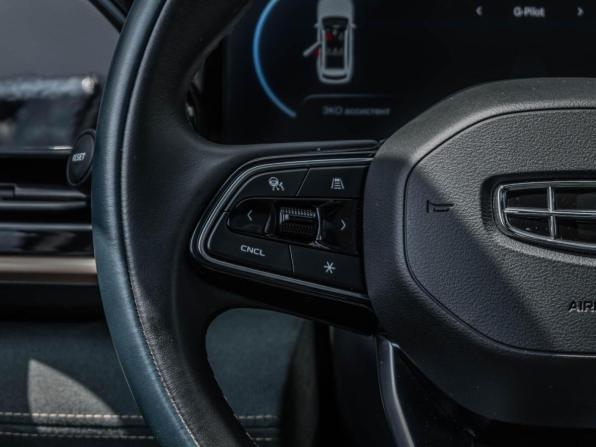 Geely Monjaro I с пробегом 2023 года, цена 2 796 000 рублей, 90008 км, внедорожник, Автокод Объявления