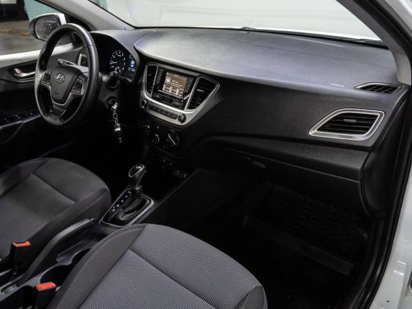 Hyundai Solaris II с пробегом 2019 года, цена 999 000 рублей, 247315 км, седан, Автокод Объявления