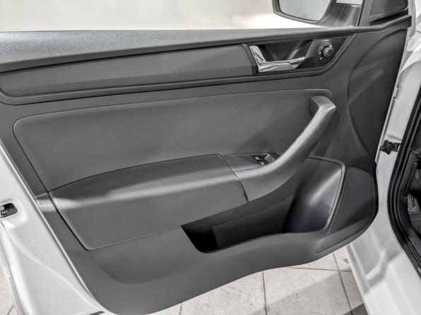 Skoda Rapid I Рестайлинг с пробегом 2019 года, цена 950 000 рублей, 125844 км, лифтбек, Автокод Объявления