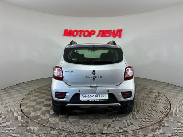 Renault Sandero II с пробегом 2015 года, цена 840 000 рублей, 151800 км, хэтчбек, Автокод Объявления