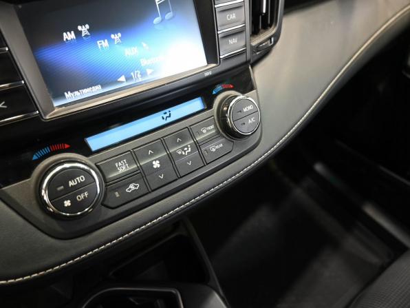 Toyota RAV4 IV (XA40) Рестайлинг с пробегом 2015 года, цена 2 129 900 рублей, 96027 км, внедорожник, Автокод Объявления