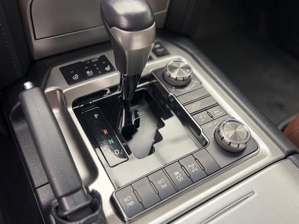 Toyota Land Cruiser 200 Series Рестайлинг 2 с пробегом 2020 года, цена 8 489 000 рублей, 55382 км, внедорожник, Автокод Объявления