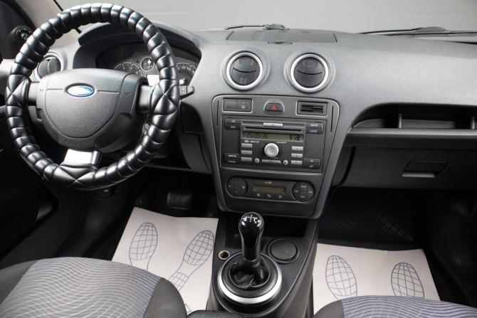 Ford Fusion I Рестайлинг с пробегом 2007 года, цена 379 000 рублей, 344000 км, хэтчбек, Автокод Объявления