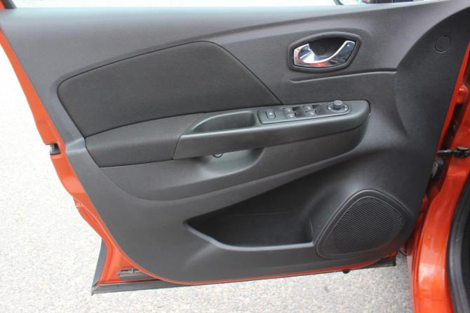 Renault Kaptur I с пробегом 2018 года, цена 1 570 000 рублей, 129074 км, внедорожник, Автокод Объявления