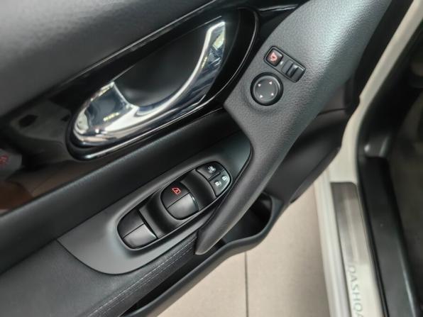 Nissan Qashqai II с пробегом 2018 года, цена 1 440 000 рублей, 200000 км, внедорожник, Автокод Объявления