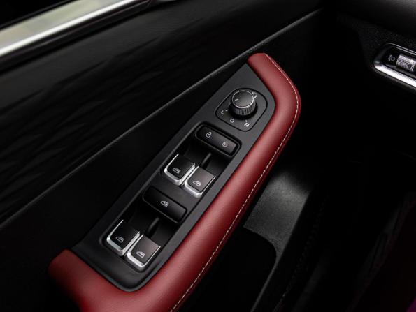 Geely Coolray I Рестайлинг с пробегом 2023 года, цена 2 295 000 рублей, 12401 км, внедорожник, Автокод Объявления