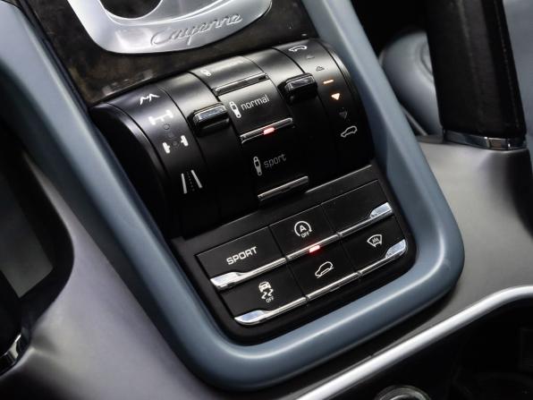 Porsche Cayenne II (958) с пробегом 2011 года, цена 2 369 000 рублей, 179069 км, внедорожник, Автокод Объявления