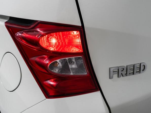 Honda Freed I с пробегом 2010 года, цена 925 000 рублей, 145037 км, компактвэн, Автокод Объявления