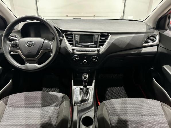 Hyundai Solaris II с пробегом 2017 года, цена 1 299 409 рублей, 72654 км, седан, Автокод Объявления