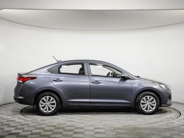 Hyundai Solaris II Рестайлинг с пробегом 2021 года, цена 1 689 777 рублей, 21001 км, седан, Автокод Объявления