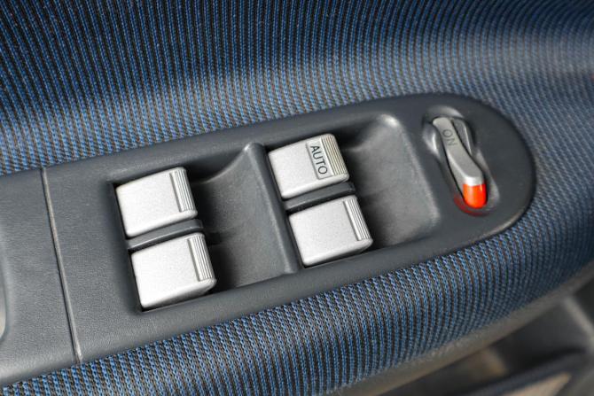 Honda HR-V I Рестайлинг с пробегом 2001 года, цена 599 000 рублей, 223000 км, внедорожник, Автокод Объявления