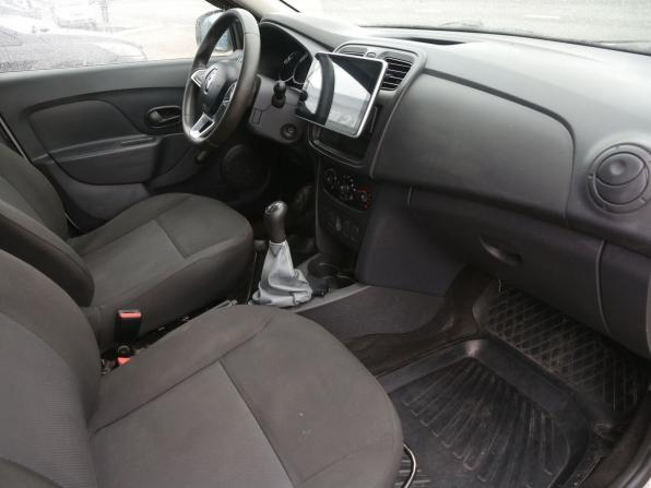 Renault Logan II Рестайлинг с пробегом 2018 года, цена 653 000 рублей, 118000 км, седан, Автокод Объявления
