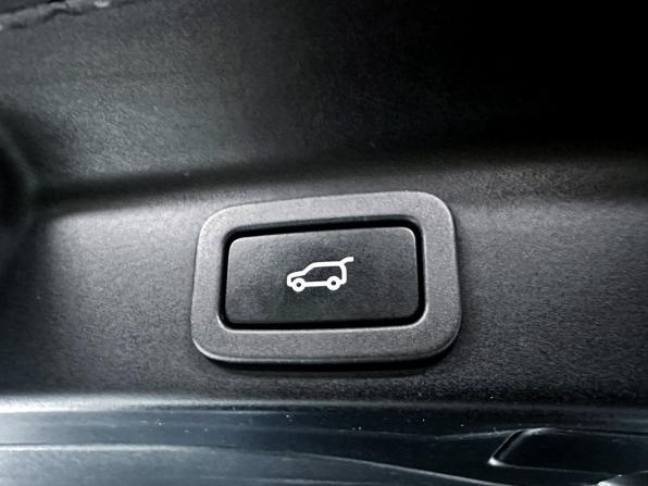 Jaguar F-Pace I с пробегом 2016 года, цена 3 650 000 рублей, 146161 км, внедорожник, Автокод Объявления