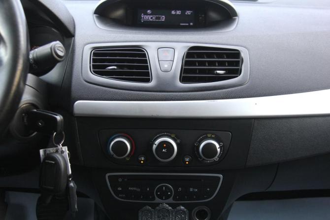 Renault Fluence I Рестайлинг с пробегом 2013 года, цена 573 300 рублей, 291422 км, седан, Автокод Объявления