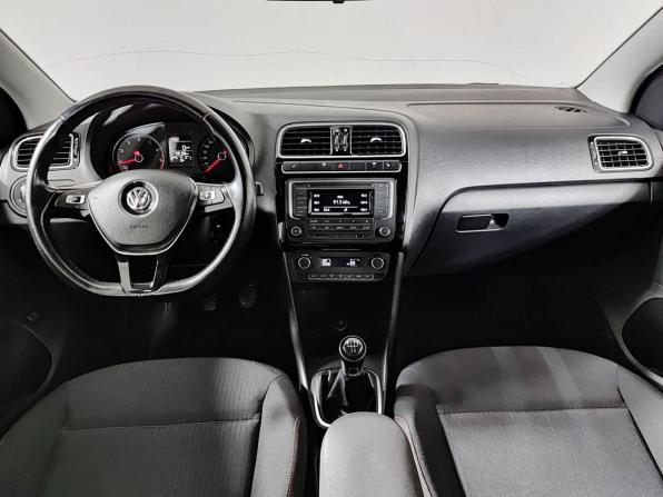 Volkswagen Polo V Рестайлинг с пробегом 2017 года, цена 1 100 000 рублей, 109000 км, седан, Автокод Объявления