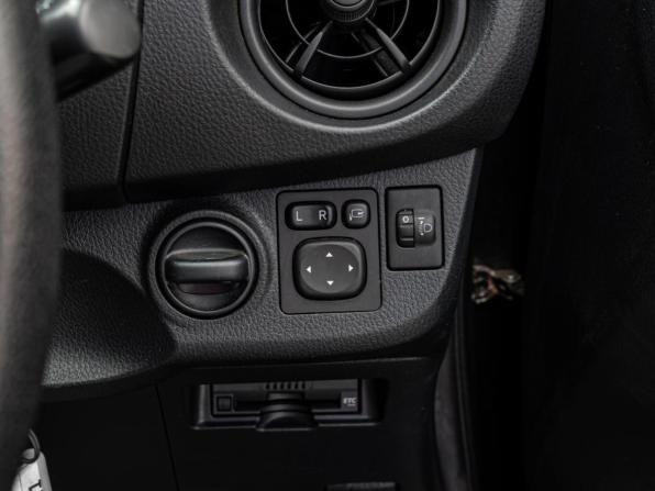 Toyota Vitz III (XP130) Рестайлинг 2 с пробегом 2019 года, цена 1 050 000 рублей, 44424 км, хэтчбек, Автокод Объявления