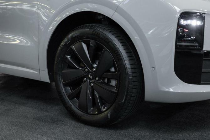Новый Li Auto (Lixiang) L6 2025 года, цена 8 190 000 рублей, внедорожник, Автокод Объявления