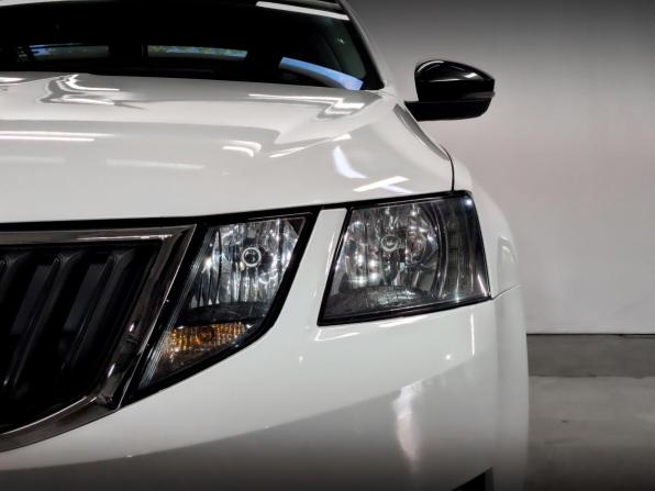 Skoda Octavia III (A7) Рестайлинг с пробегом 2017 года, цена 1 515 000 рублей, 97857 км, лифтбек, Автокод Объявления