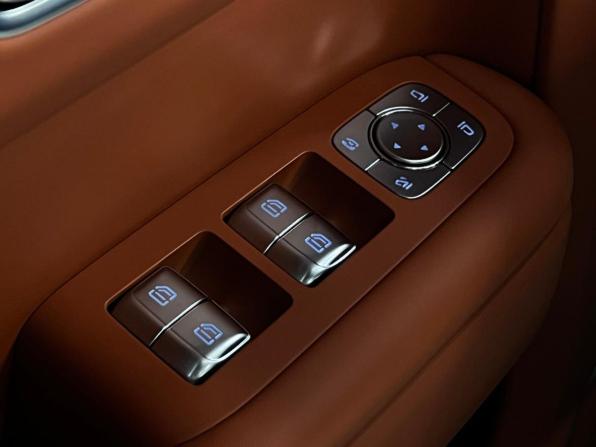 Li Auto (Lixiang) L9 I Рестайлинг с пробегом 2024 года, цена 7 688 000 рублей, 12153 км, внедорожник, Автокод Объявления