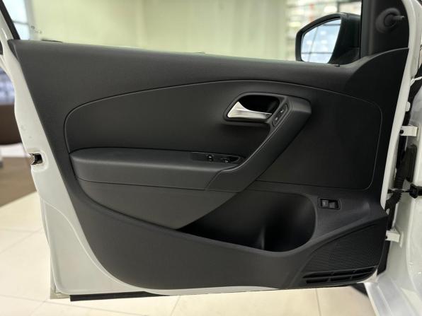 Volkswagen Polo V Рестайлинг с пробегом 2019 года, цена 1 390 000 рублей, 87974 км, седан, Автокод Объявления