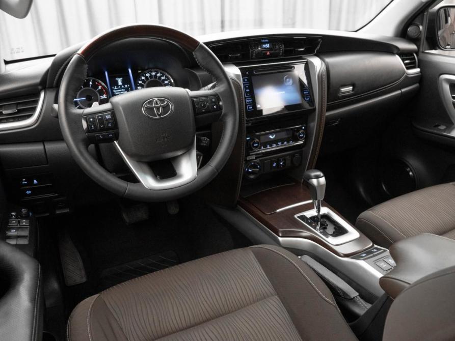 Toyota Fortuner II Москва  - изображение 7
