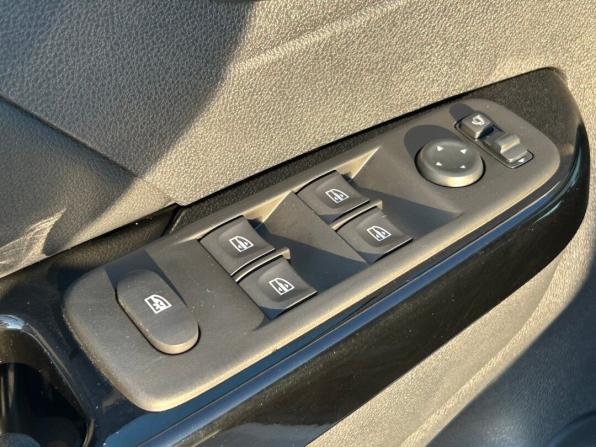 Renault Kaptur I Рестайлинг с пробегом 2021 года, цена 1 725 000 рублей, 40037 км, внедорожник, Автокод Объявления