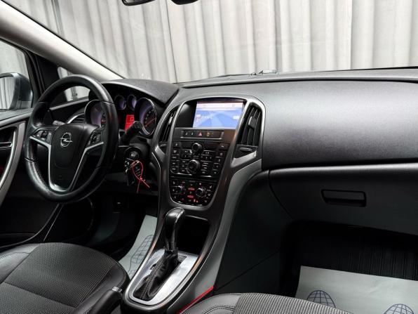 Opel Astra J с пробегом 2012 года, цена 699 000 рублей, 153826 км, хэтчбек, Автокод Объявления