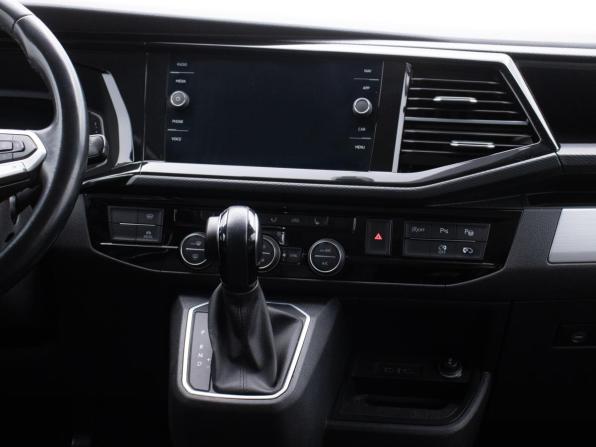 Volkswagen Multivan T6 Рестайлинг с пробегом 2021 года, цена 4 790 000 рублей, 243112 км, минивэн, Автокод Объявления