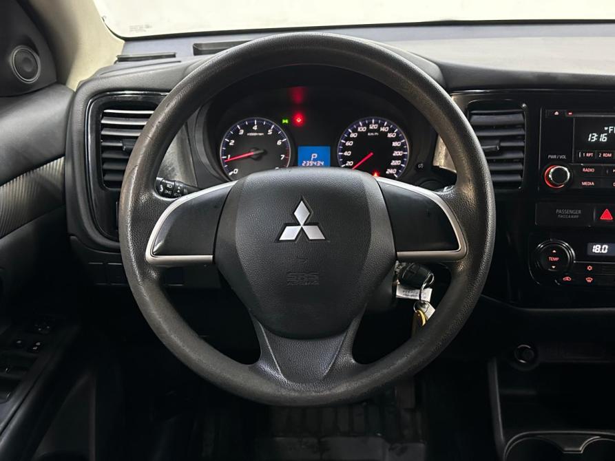 Mitsubishi Outlander III Рестайлинг Санкт-Петербург  - изображение 13