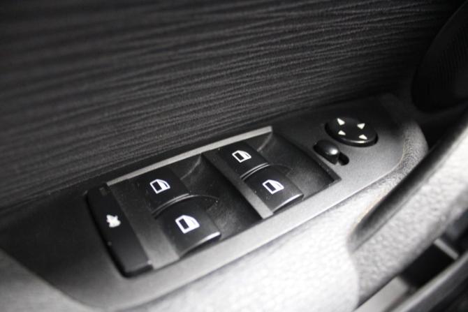 BMW X1 I (E84) Рестайлинг с пробегом 2012 года, цена 1 348 000 рублей, 240000 км, внедорожник, Автокод Объявления