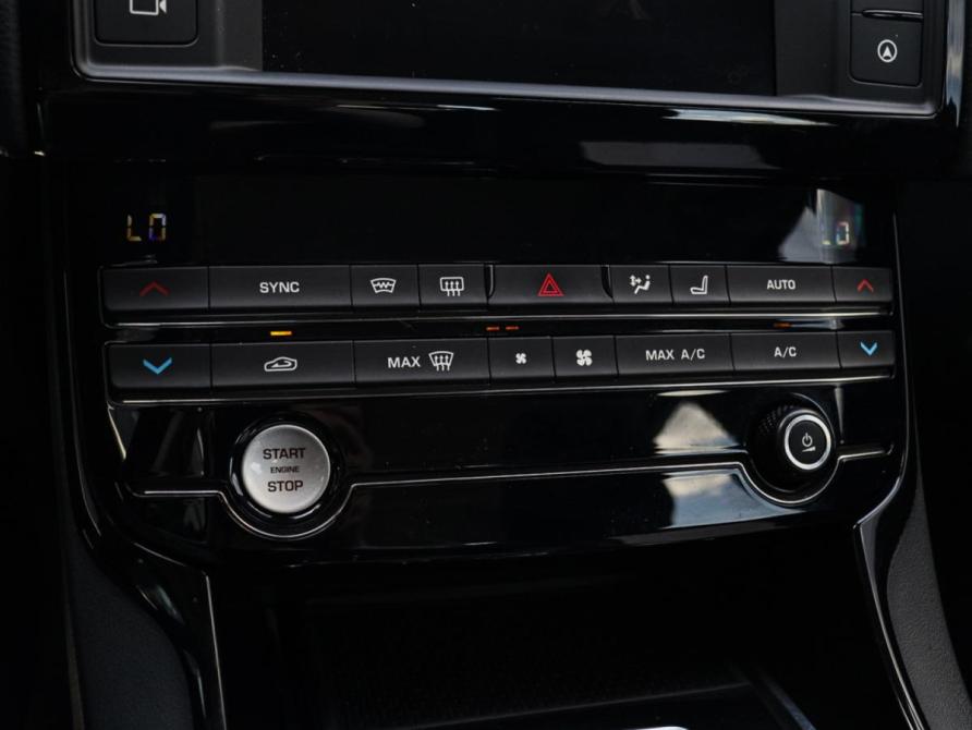 Jaguar XE I Москва  - изображение 18