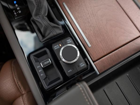 Toyota Tundra III с пробегом 2025 года, цена 9 050 000 рублей, 10390 км, пикап, Автокод Объявления