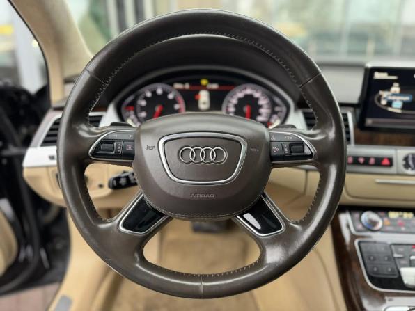 Audi A8 III (D4) Рестайлинг с пробегом 2016 года, цена 2 755 000 рублей, 260900 км, седан, Автокод Объявления