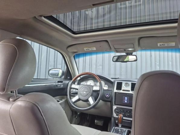 Chrysler 300C I с пробегом 2005 года, цена 750 000 рублей, 370000 км, седан, Автокод Объявления