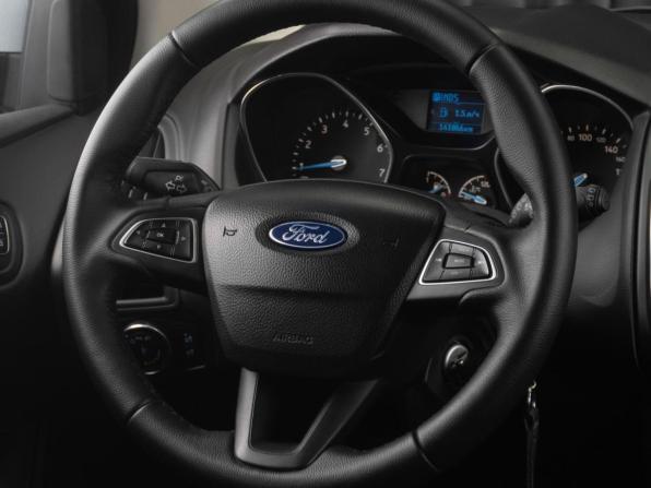 Ford Focus III Рестайлинг с пробегом 2015 года, цена 929 000 рублей, 141866 км, универсал, Автокод Объявления