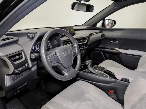 Lexus UX I с пробегом 2019 года, цена 3 300 000 рублей, 31277 км, внедорожник, Автокод Объявления