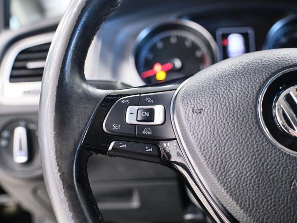 Volkswagen Golf VII с пробегом 2014 года, цена 963 000 рублей, 80211 км, хэтчбек, Автокод Объявления