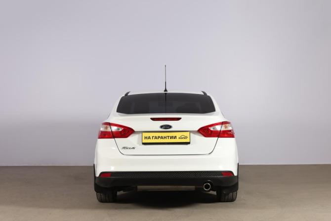 Ford Focus III с пробегом 2013 года, цена 979 000 рублей, 175212 км, седан, Автокод Объявления