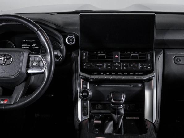 Toyota Land Cruiser 300 Series с пробегом 2022 года, цена 11 950 000 рублей, 33446 км, внедорожник, Автокод Объявления