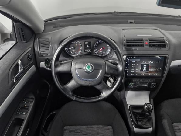Skoda Octavia II (A5) Рестайлинг с пробегом 2010 года, цена 649 000 рублей, 221257 км, лифтбек, Автокод Объявления