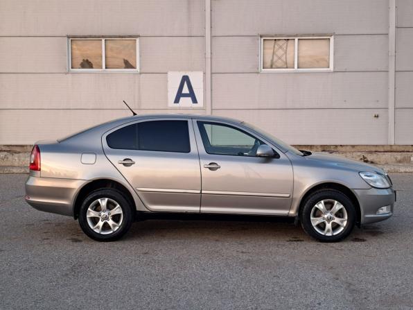 Skoda Octavia II (A5) Рестайлинг с пробегом 2011 года, цена 600 000 рублей, 156755 км, лифтбек, Автокод Объявления