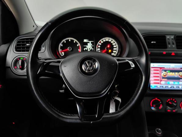 Volkswagen Polo V Рестайлинг с пробегом 2016 года, цена 879 000 рублей, 77294 км, седан, Автокод Объявления