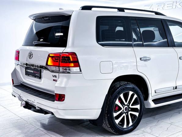 Toyota Land Cruiser 200 Series Рестайлинг 2 с пробегом 2019 года, цена 8 900 000 рублей, 84093 км, внедорожник, Автокод Объявления