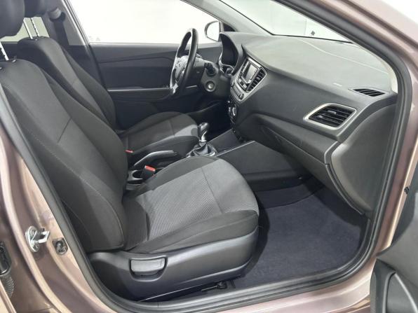 Hyundai Solaris II с пробегом 2018 года, цена 1 350 000 рублей, 63904 км, седан, Автокод Объявления