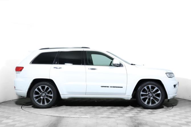 Jeep Grand Cherokee IV (WK2) Рестайлинг с пробегом 2018 года, цена 4 890 000 рублей, 47856 км, внедорожник, Автокод Объявления