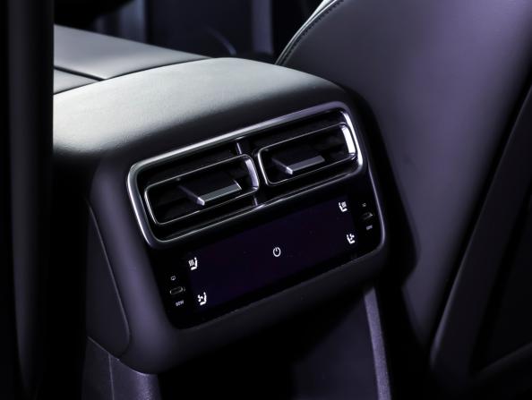 Li Auto (Lixiang) L6 I с пробегом 2025 года, цена 5 490 000 рублей, 59085 км, внедорожник, Автокод Объявления