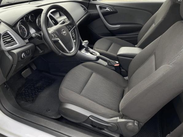 Opel Astra J Рестайлинг с пробегом 2013 года, цена 755 000 рублей, 204299 км, хэтчбек, Автокод Объявления